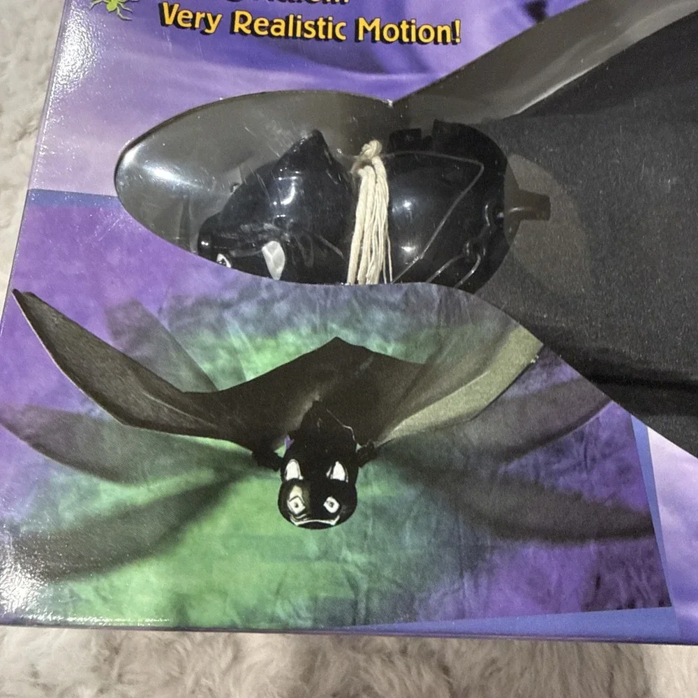 Vintage Hanging Flying Bat Flaps Halloween Animated Prop Decor Decoration 2002